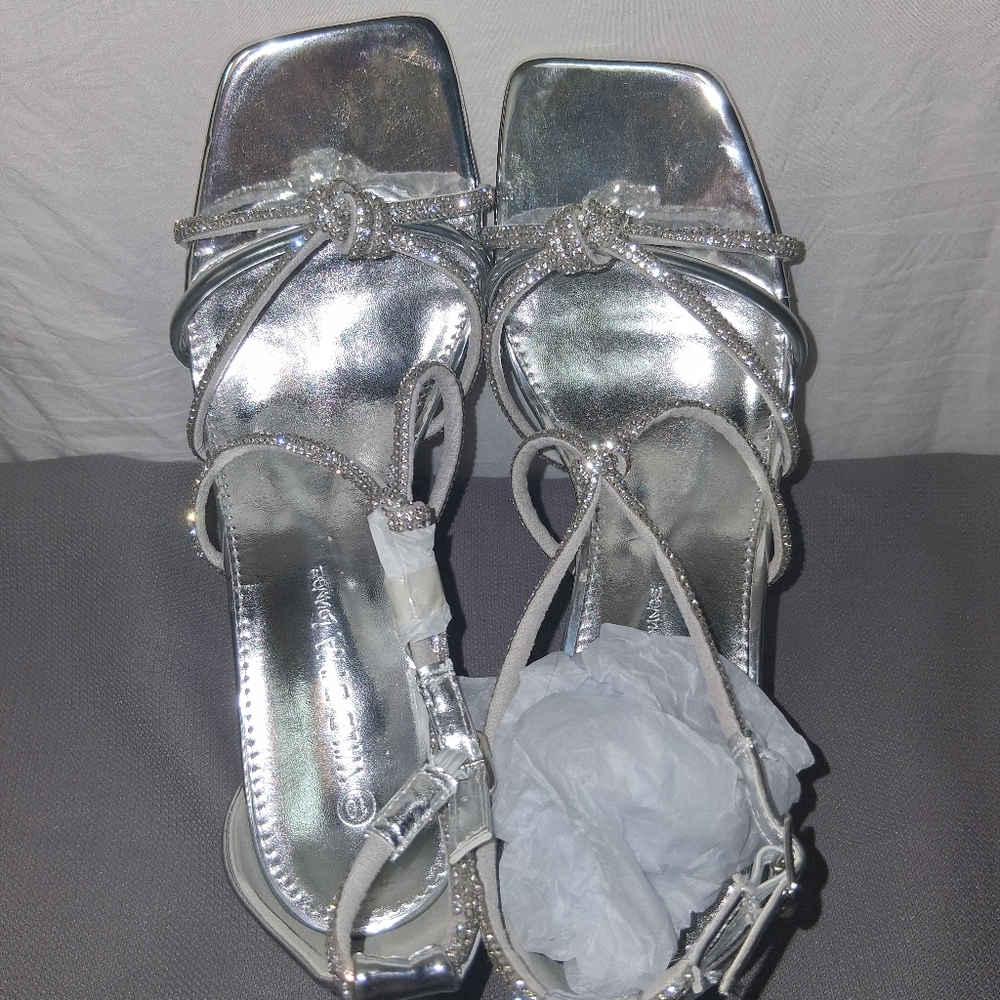 Wild Diva Louges Shiny Silver Strappy Heels Size 10 - Picture 14 of 15
